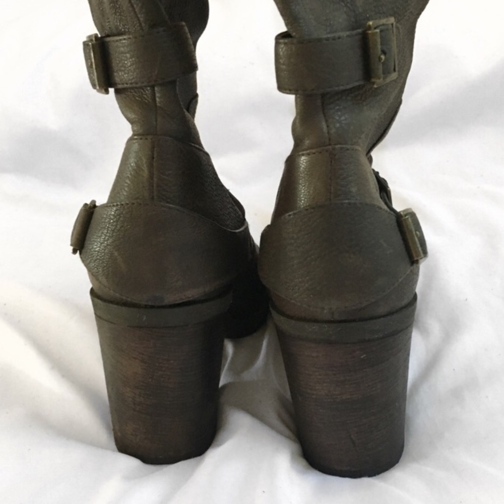 ⚡️SALE⚡️Me Too Brown Distressed Leather Heel Boots - Picture 4 of 4